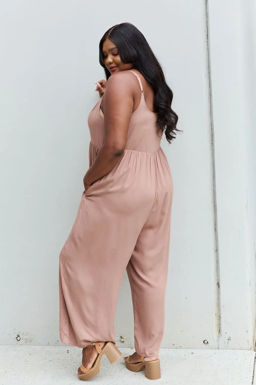 HEYSON All Day Jumpsuit mit weitem Bein und Knopfleiste in Mokka