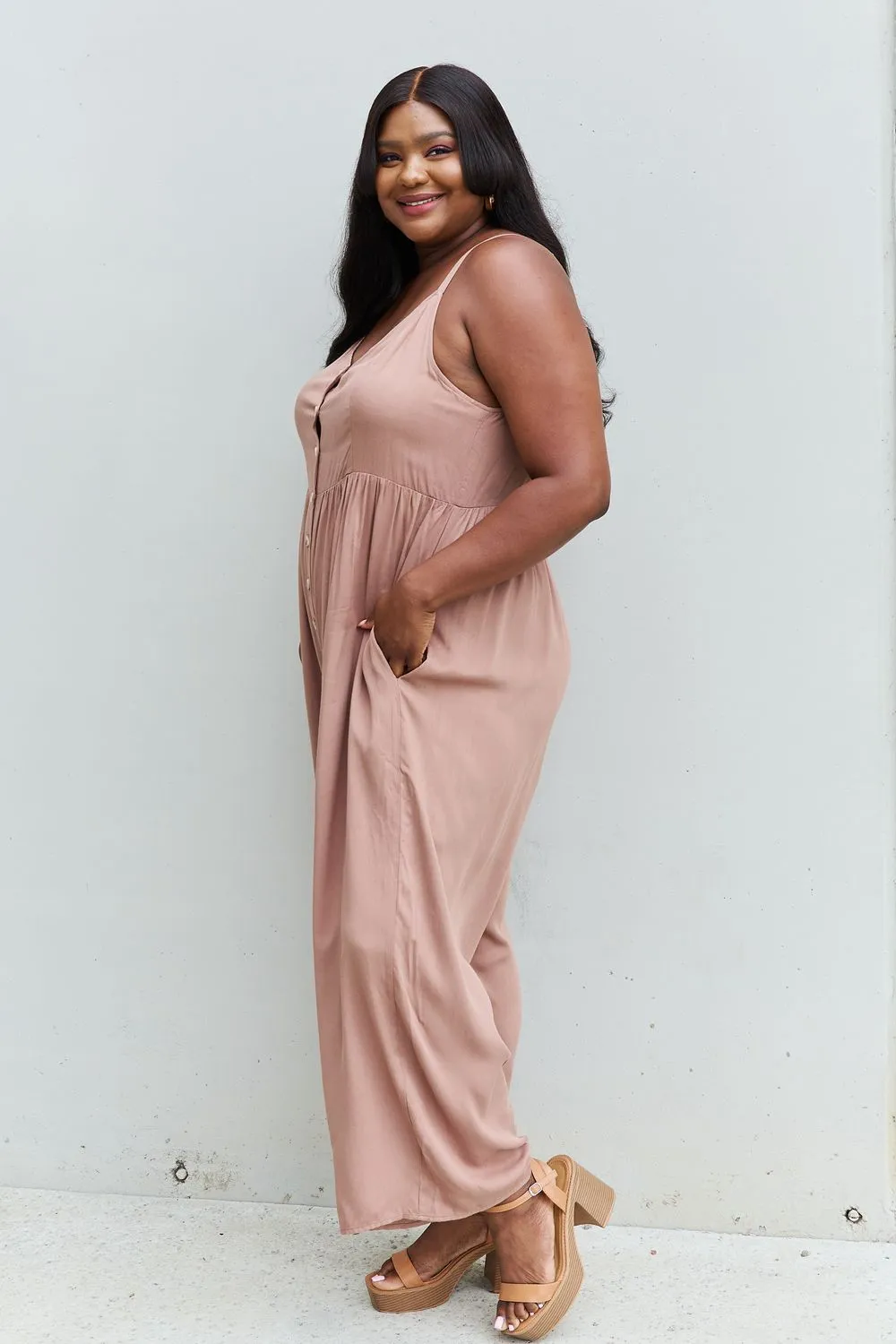 HEYSON All Day Jumpsuit mit weitem Bein und Knopfleiste in Mokka