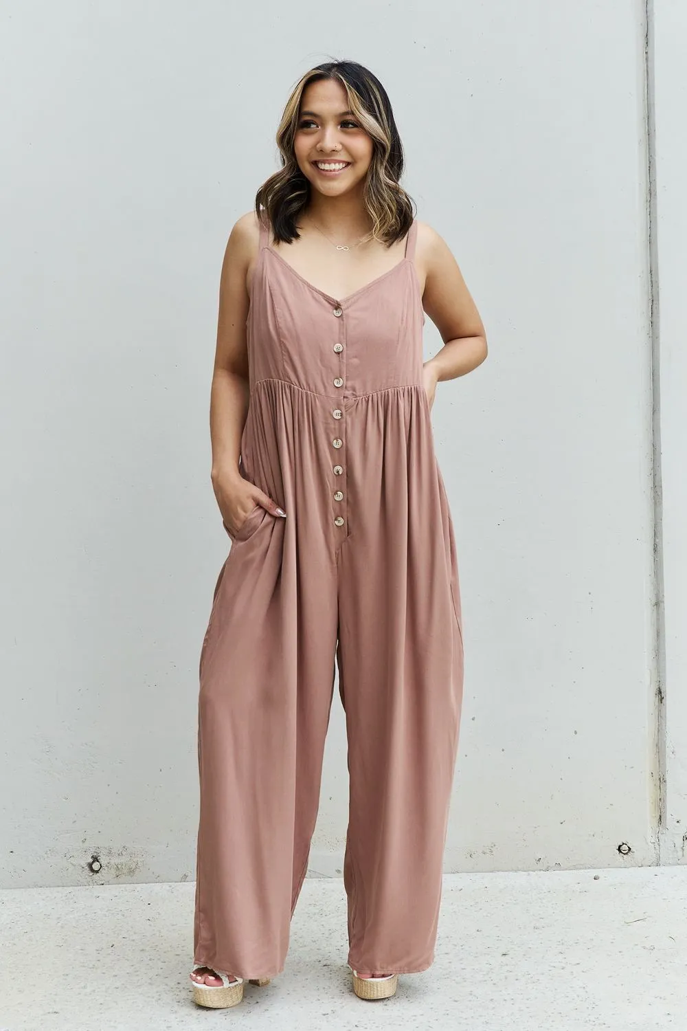 HEYSON All Day Jumpsuit mit weitem Bein und Knopfleiste in Mokka