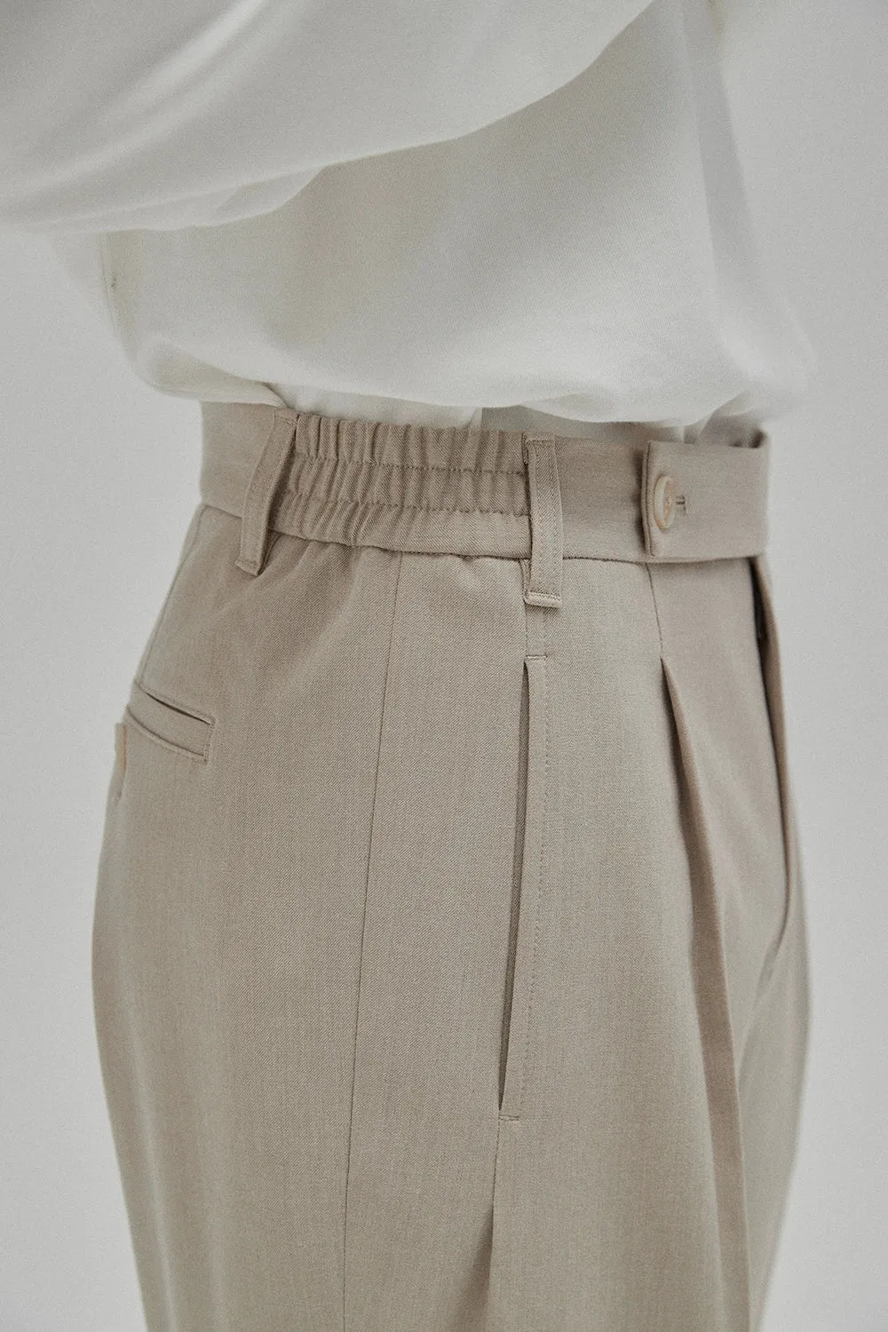 Tapered Comfort Cropped Pants