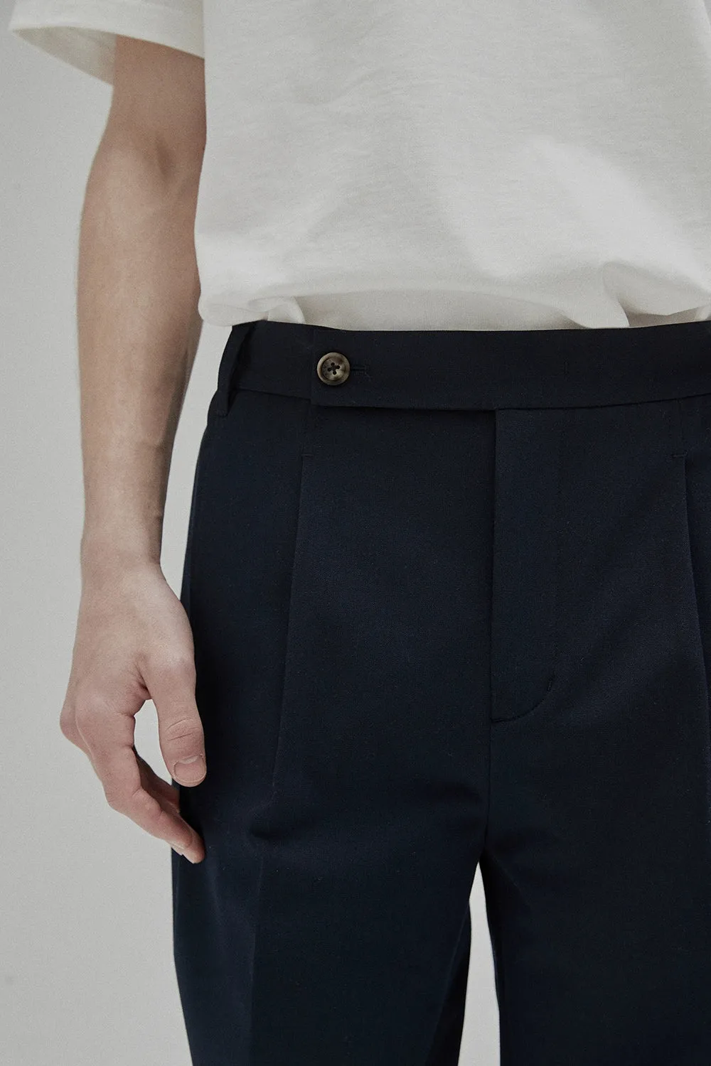 Tapered Comfort Cropped Pants