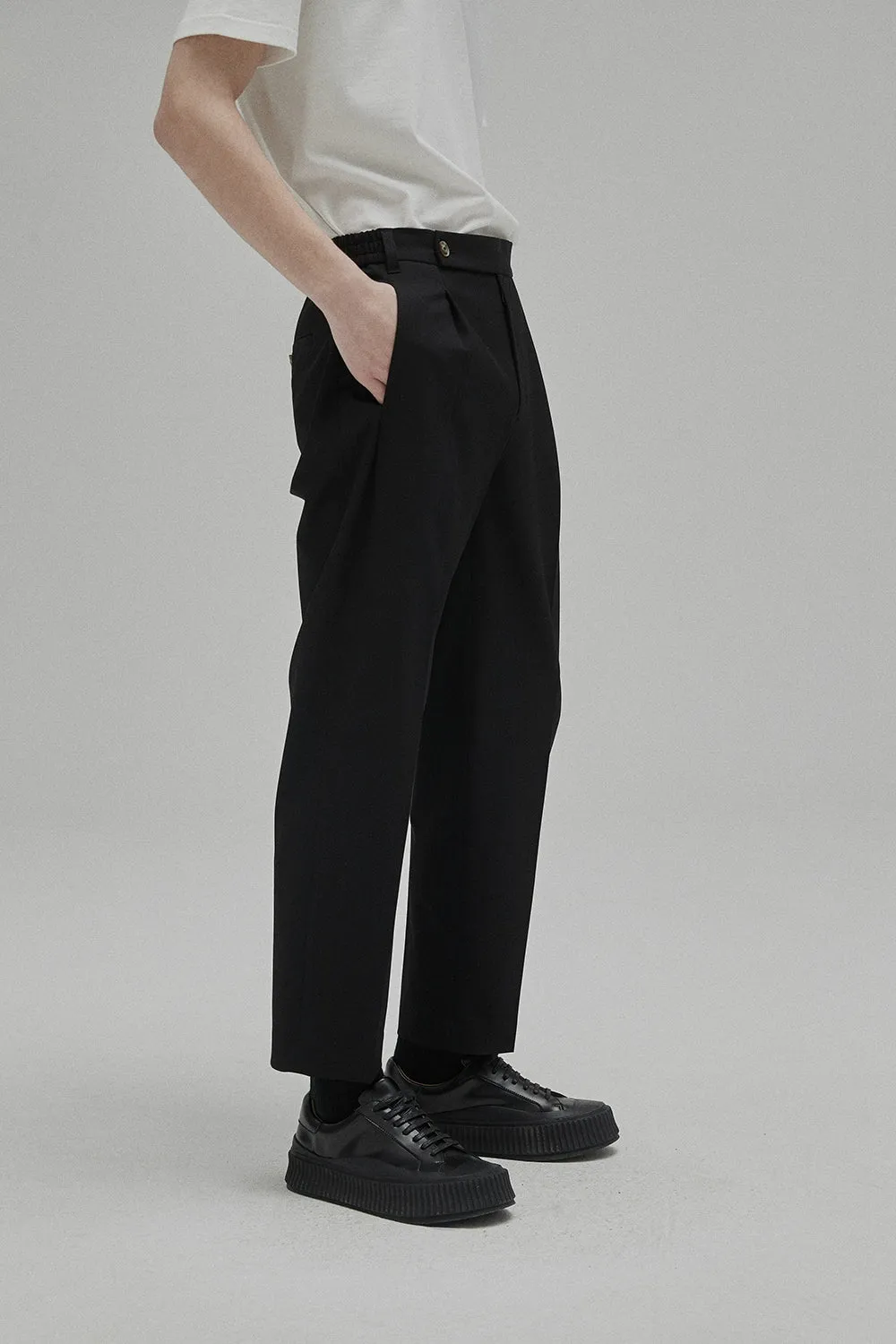 Tapered Comfort Cropped Pants