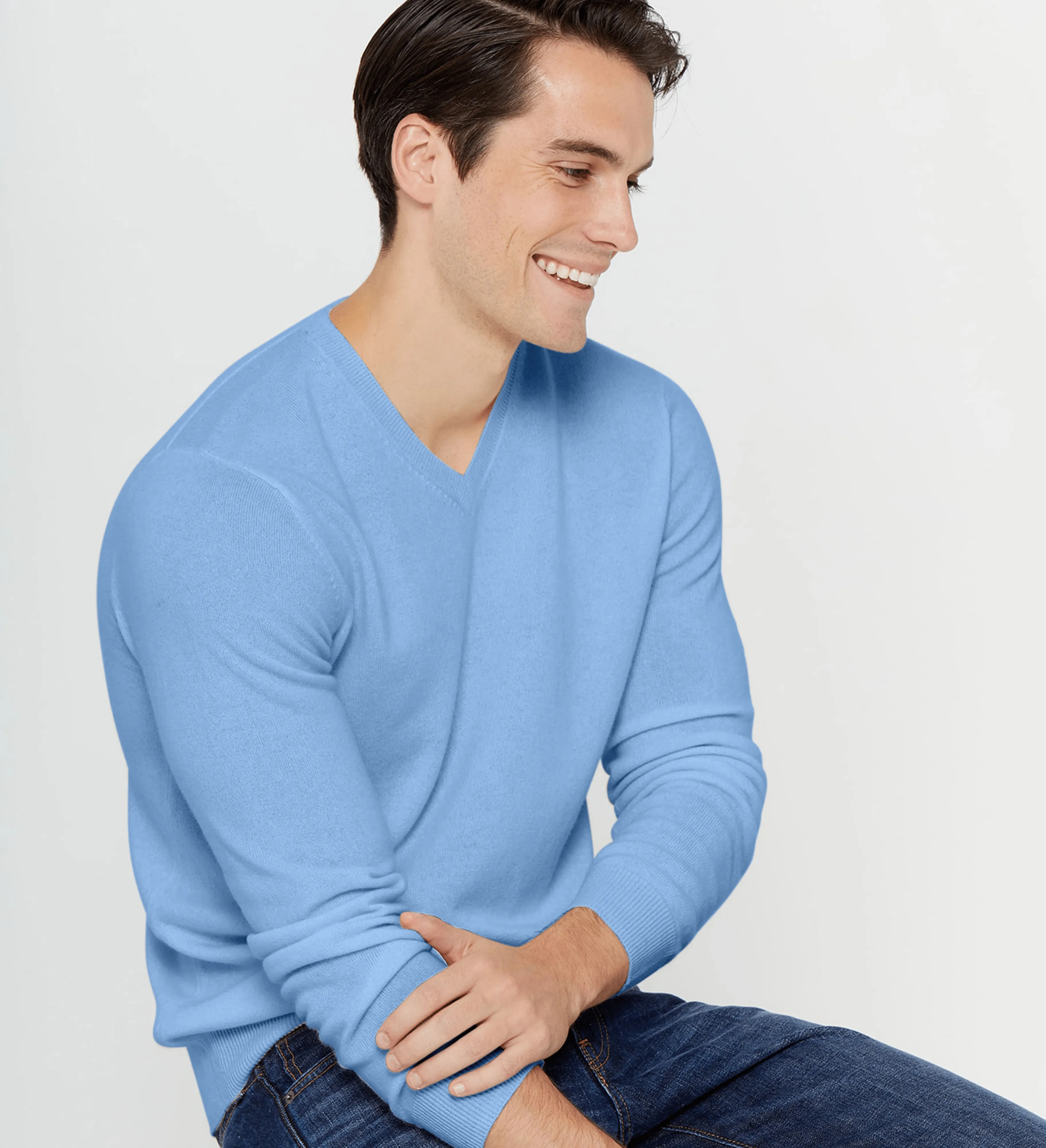 The Men's Basic V-Neck Cashmere Sweater